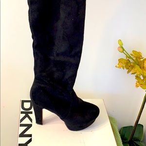 Knee boots, gently used. Good shape